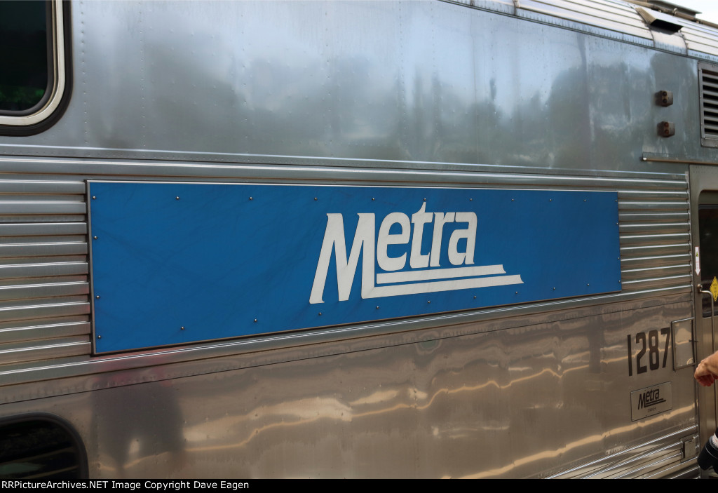 Metra logo